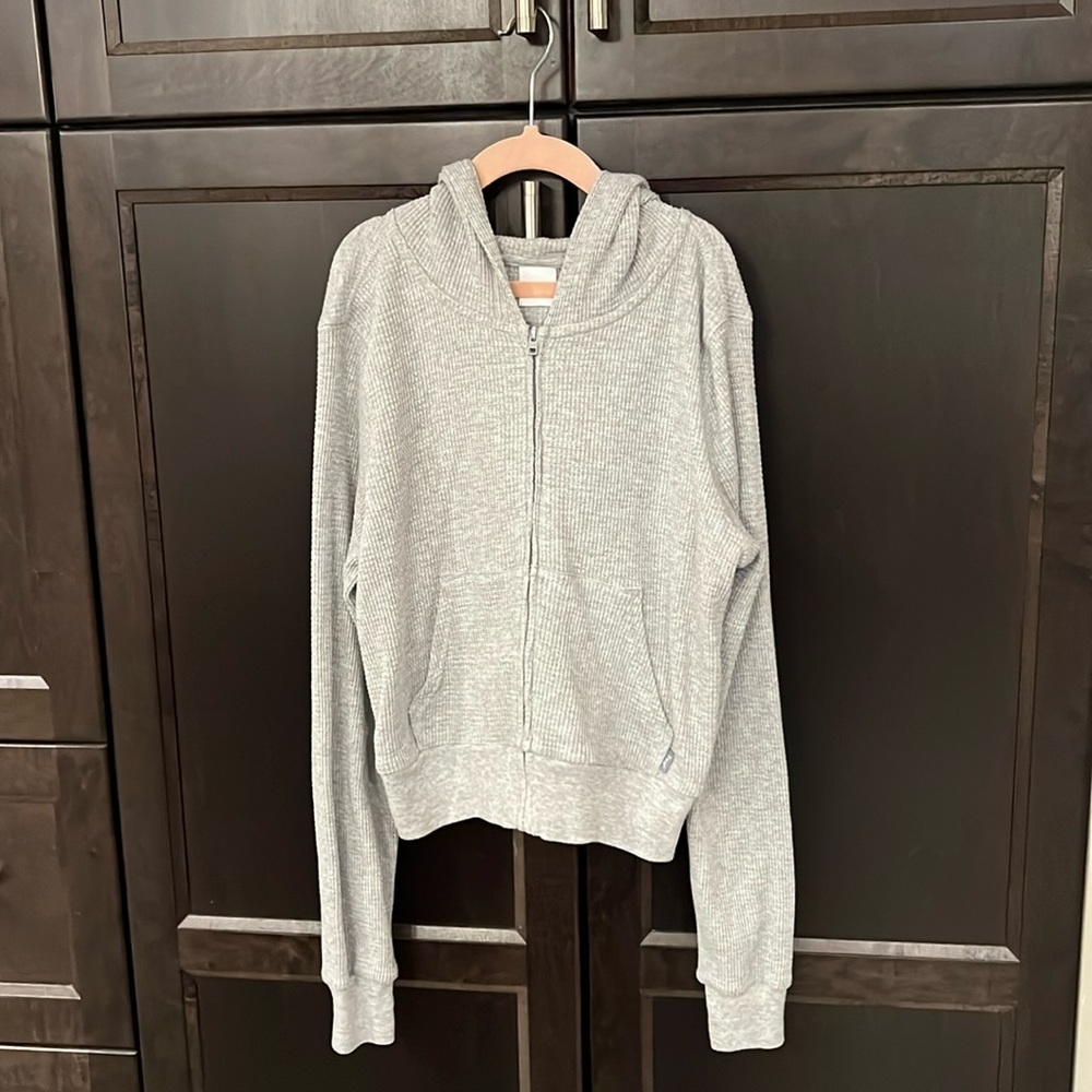 Aritzia TNA zip up waffle hoodie. Euc